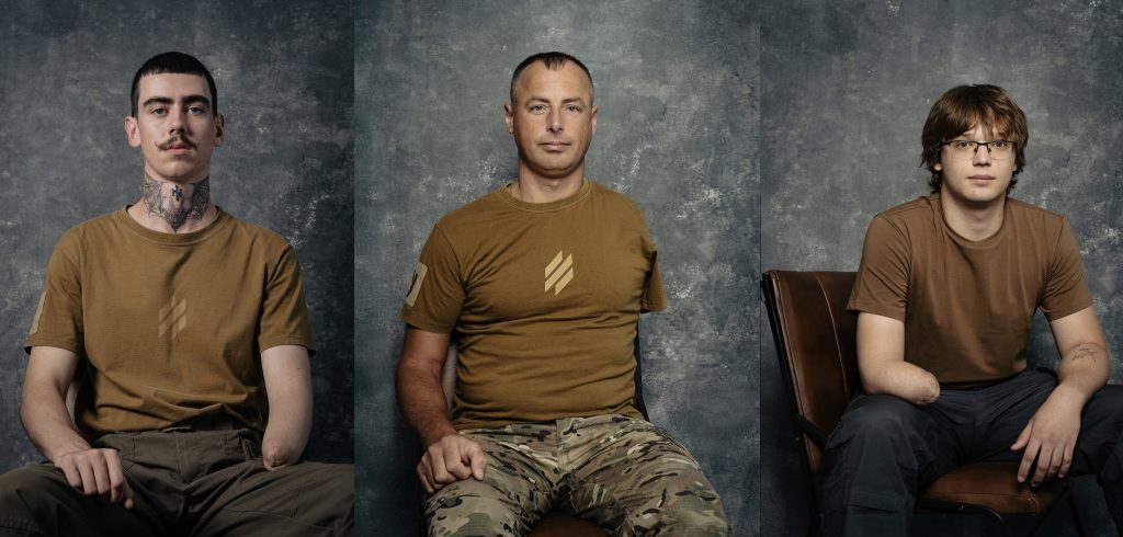 Поранені українські захисники — учасники збору на протези від Патронатної служби «Янголи»